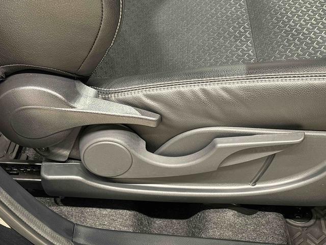 ロッキープレミアムＧ　ＨＥＶ　ナビ・パノラマカメラ・ＥＴＣＬＥＤヘッドランプ・フォグランプ　全車速追従機能付アダプティブクルーズコントロール　レーンキープコントロール　ブラインドスポットモニター　１７インチアルミホイール　シートヒーター（広島県）の中古車