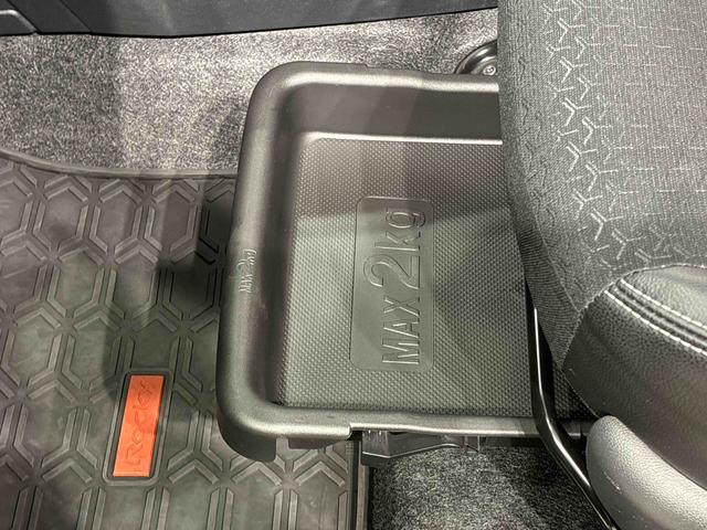 ロッキープレミアムＧ　ＨＥＶ　ナビ・パノラマカメラ・ＥＴＣＬＥＤヘッドランプ・フォグランプ　全車速追従機能付アダプティブクルーズコントロール　レーンキープコントロール　ブラインドスポットモニター　１７インチアルミホイール　シートヒーター（広島県）の中古車