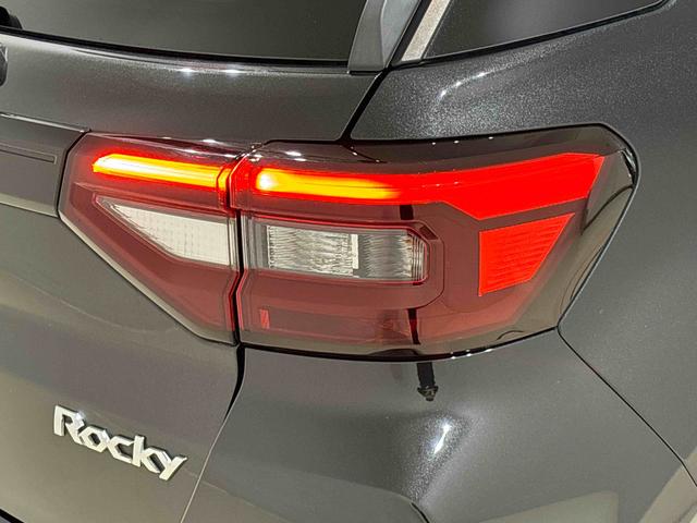 ロッキープレミアムＧ　ＨＥＶ　ナビ・パノラマカメラ・ＥＴＣＬＥＤヘッドランプ・フォグランプ　全車速追従機能付アダプティブクルーズコントロール　レーンキープコントロール　ブラインドスポットモニター　１７インチアルミホイール　シートヒーター（広島県）の中古車