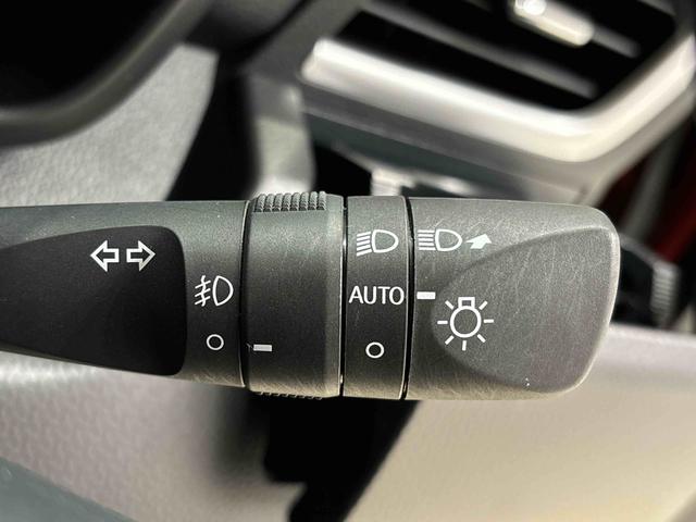 トールカスタムＧＬＥＤヘッドランプ・フォグランプ　　１４インチアルミホイール　オートライト　プッシュボタンスタート　クルーズコントロール　　コーナーセンサー　パワースライドドア　キーフリーシステム（広島県）の中古車