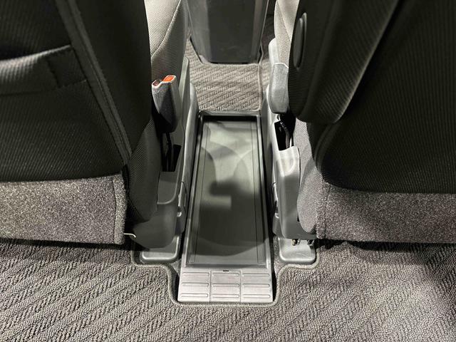 トールカスタムＧＬＥＤヘッドランプ・フォグランプ　　１４インチアルミホイール　オートライト　プッシュボタンスタート　クルーズコントロール　　コーナーセンサー　パワースライドドア　キーフリーシステム（広島県）の中古車