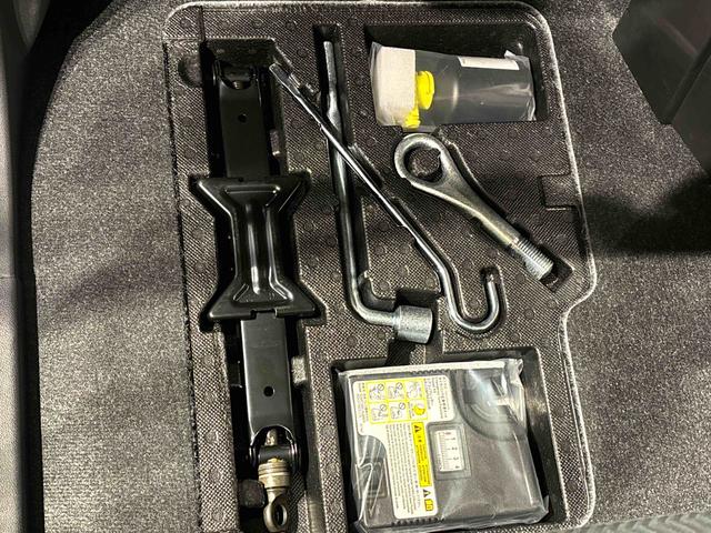 トールカスタムＧＬＥＤヘッドランプ・フォグランプ　　１４インチアルミホイール　オートライト　プッシュボタンスタート　クルーズコントロール　　コーナーセンサー　パワースライドドア　キーフリーシステム（広島県）の中古車