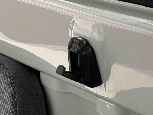 ハイゼットトラックエアコン・パワステ　スペシャル４ＷＤ　マニュアル　マニュアルエアコン　パワーステアリング　ヘッドライトレベリング　バイザー　スペアタイヤ　ガードフレームＡＭＦＭラジオ（広島県）の中古車