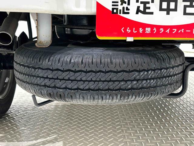 ハイゼットトラックエアコン・パワステ　スペシャル４ＷＤ　マニュアル　マニュアルエアコン　パワーステアリング　ヘッドライトレベリング　バイザー　スペアタイヤ　ガードフレームＡＭＦＭラジオ（広島県）の中古車