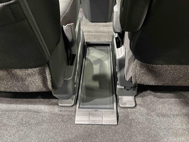 トールカスタムＧ９インチディスプレイオーディオ　バックカメラ　アルミホイール　オートライト　プッシュボタンスタート　クルーズコントロール　　コーナーセンサー　パワースライドドア　キーフリーシステム（広島県）の中古車