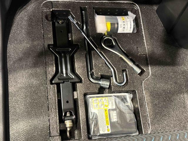 トールカスタムＧ９インチディスプレイオーディオ　バックカメラ　アルミホイール　オートライト　プッシュボタンスタート　クルーズコントロール　　コーナーセンサー　パワースライドドア　キーフリーシステム（広島県）の中古車