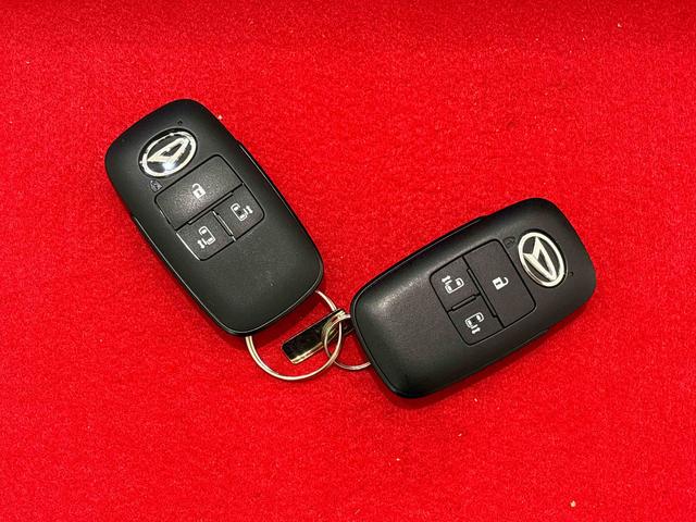 トールカスタムＧ９インチディスプレイオーディオ　バックカメラ　アルミホイール　オートライト　プッシュボタンスタート　クルーズコントロール　　コーナーセンサー　パワースライドドア　キーフリーシステム（広島県）の中古車