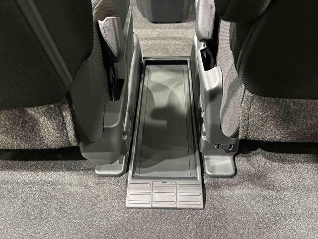 トールカスタムＧ　９インチディスプレイオーディオ　バックカメラＬＥＤヘッドランプ・フォグランプ　　アルミホイール　オートライト　プッシュボタンスタート　クルーズコントロール　　コーナーセンサー　パワースライドドア　キーフリーシステム（広島県）の中古車