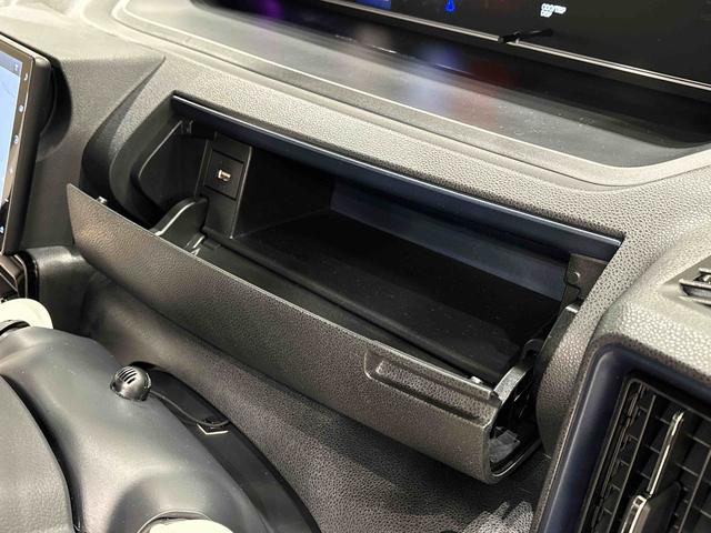 タントカスタムＲＳ　カーナビ　バックモニター　キーフリーシステムＬＥＤヘッドライト・フォグランプ　サイドエアバッグ　電動パーキングブレーキ　後席両側パワースライドドア　運転席・助手席シートヒーター　オートライト　オートエアコン　プッシュボタンスタート（広島県）の中古車