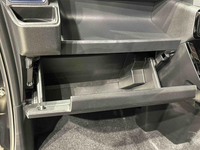 タントカスタムＲＳ　カーナビ　バックモニター　キーフリーシステムＬＥＤヘッドライト・フォグランプ　サイドエアバッグ　電動パーキングブレーキ　後席両側パワースライドドア　運転席・助手席シートヒーター　オートライト　オートエアコン　プッシュボタンスタート（広島県）の中古車