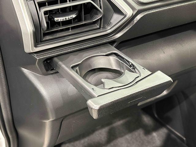 ロッキープレミアムＧ　ＨＥＶ　パノラマモニター対応カメラ標準装備ＬＥＤヘッドライト・フォグランプ　運転席・助手席シートヒーター　電動パーキングブレーキ　オートエアコン　プッシュボタンスタート　サイドエアバッグ　オートライト　キーフリーシステム（広島県）の中古車