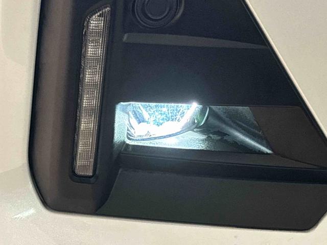 ロッキープレミアムＧ　ＨＥＶ　パノラマモニター対応カメラ標準装備ＬＥＤヘッドライト・フォグランプ　運転席・助手席シートヒーター　電動パーキングブレーキ　オートエアコン　プッシュボタンスタート　サイドエアバッグ　オートライト　キーフリーシステム（広島県）の中古車