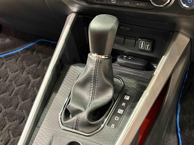 ロッキーＸ　ＨＥＶ　純正ナビゲーション　ドライブレコーダー　ＥＴＣ純正ナビ装着用アップグレードパック　電動パーキングブレーキ　オートブレーキホールド機能　オートライト　サイドエアバッグ　運転席シートリフター　チルトステアリング（広島県）の中古車