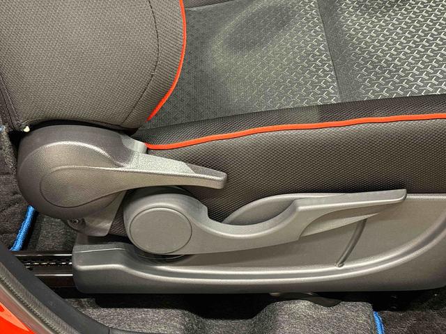 ロッキーＸ　ＨＥＶ　純正ナビゲーション　ドライブレコーダー　ＥＴＣ純正ナビ装着用アップグレードパック　電動パーキングブレーキ　オートブレーキホールド機能　オートライト　サイドエアバッグ　運転席シートリフター　チルトステアリング（広島県）の中古車