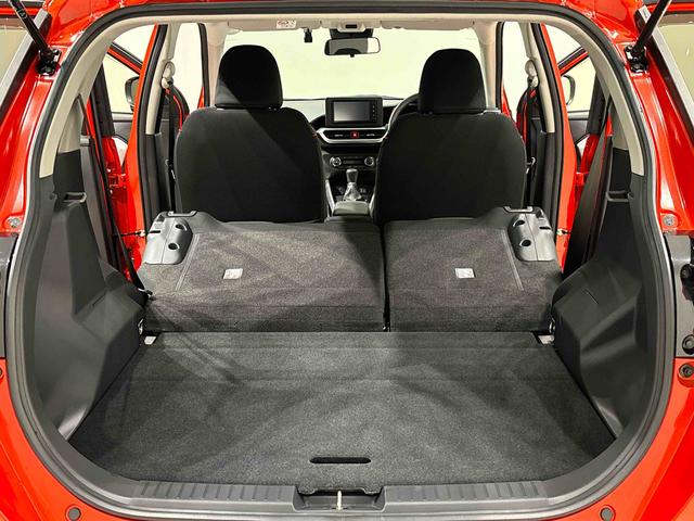 ロッキーＸ　ＨＥＶ　純正ナビゲーション　ドライブレコーダー　ＥＴＣ純正ナビ装着用アップグレードパック　電動パーキングブレーキ　オートブレーキホールド機能　オートライト　サイドエアバッグ　運転席シートリフター　チルトステアリング（広島県）の中古車