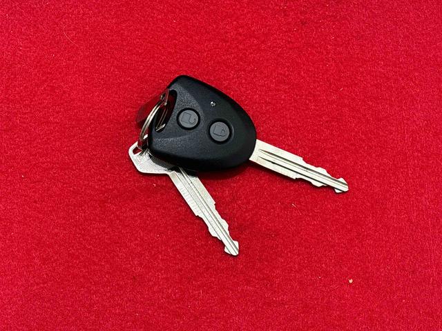 ハイゼットトラックエクストラＳＡIIIｔ　ＣＤチューナー　４ＷＤＬＥＤヘッドランプ　ＬＥＤフォグランプ　トップシェイドガラス　大型荷台作業灯　運転席ＳＲＳエアバック　パワーウインドウ　キーレスエントリー　パワードアロック　バックソナー　ＶＳＣ＆ＴＲＣ（広島県）の中古車