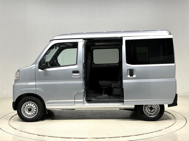 ハイゼットカーゴＤＸ　４ＷＤ　オートライト　ナビ　ＥＴＣ　リヤヒーターキーレスエントリー　マニュアルエアコン　運転席・助手席パワーウインドウ　オートライト　ハンド式サイドブレーキ　ハロゲンヘッドライト　アイドリングストップ機能　　　テンパータイヤ（広島県）の中古車