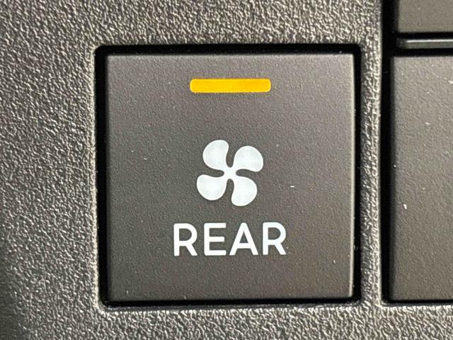 ハイゼットカーゴＤＸ　４ＷＤ　オートライト　ナビ　ＥＴＣ　リヤヒーターキーレスエントリー　マニュアルエアコン　運転席・助手席パワーウインドウ　オートライト　ハンド式サイドブレーキ　ハロゲンヘッドライト　アイドリングストップ機能　　　テンパータイヤ（広島県）の中古車