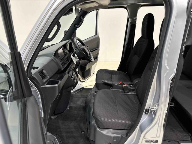 ハイゼットカーゴＤＸ　４ＷＤ　オートライト　ナビ　ＥＴＣ　リヤヒーターキーレスエントリー　マニュアルエアコン　運転席・助手席パワーウインドウ　オートライト　ハンド式サイドブレーキ　ハロゲンヘッドライト　アイドリングストップ機能　　　テンパータイヤ（広島県）の中古車