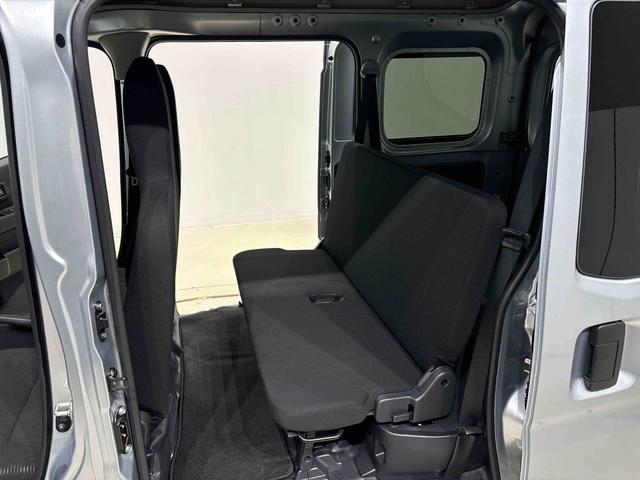 ハイゼットカーゴＤＸ　４ＷＤ　オートライト　ナビ　ＥＴＣ　リヤヒーターキーレスエントリー　マニュアルエアコン　運転席・助手席パワーウインドウ　オートライト　ハンド式サイドブレーキ　ハロゲンヘッドライト　アイドリングストップ機能　　　テンパータイヤ（広島県）の中古車