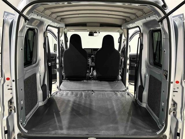 ハイゼットカーゴＤＸ　４ＷＤ　オートライト　ナビ　ＥＴＣ　リヤヒーターキーレスエントリー　マニュアルエアコン　運転席・助手席パワーウインドウ　オートライト　ハンド式サイドブレーキ　ハロゲンヘッドライト　アイドリングストップ機能　　　テンパータイヤ（広島県）の中古車