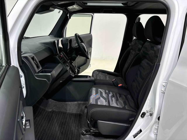 タフトＧターボ　クロムベンチャー　　９インチナビ・バックカメラスカイフィールトップ　クロムパック　メッキパック　シルバーアンダーガーニッシュ　インテリアアクセント　ＬＥＤオートハイビーム＆フォグランプ　電動パーキングブレーキ　バックカメラ　アルミホイール（広島県）の中古車