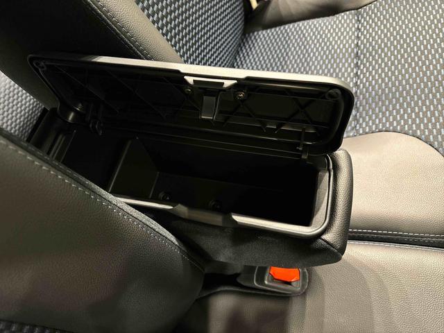 タントカスタムＲＳ　ターボ　運転席・助手席シートヒーター純正ナビ装着用アップグレードパック　両側電動スライドドア　電動パーキングブレーキ　オートブレーキホールド機能　本革巻ステアリングホイール　格納式リヤドアサンシェード　キーフリーシステム（広島県）の中古車