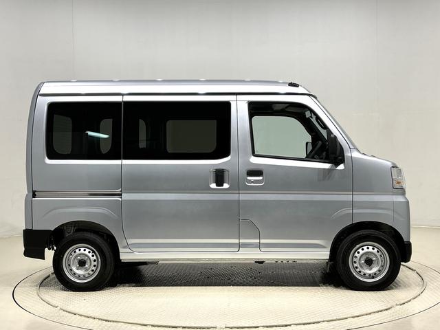 ハイゼットカーゴＤＸ　４ＷＤ　ＡＭ／ＦＭラジオ　キーレスエントリー標準装備マニュアルエアコン　アイドリングストップ機能　リヤヒーター　引き上げ式サイドブレーキ　ハロゲンヘッドライト　スペアタイヤ　スマートアシスト付き（広島県）の中古車