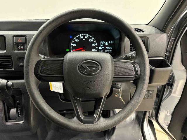 ハイゼットカーゴＤＸ　４ＷＤ　ＡＭ／ＦＭラジオ　キーレスエントリー標準装備マニュアルエアコン　アイドリングストップ機能　リヤヒーター　引き上げ式サイドブレーキ　ハロゲンヘッドライト　スペアタイヤ　スマートアシスト付き（広島県）の中古車