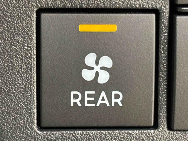 ハイゼットカーゴＤＸ　４ＷＤ　ＡＭ／ＦＭラジオ　キーレスエントリー標準装備マニュアルエアコン　アイドリングストップ機能　リヤヒーター　引き上げ式サイドブレーキ　ハロゲンヘッドライト　スペアタイヤ　スマートアシスト付き（広島県）の中古車