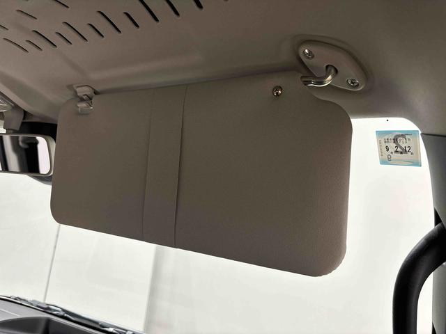 ハイゼットカーゴＤＸ　４ＷＤ　ＡＭ／ＦＭラジオ　キーレスエントリー標準装備マニュアルエアコン　アイドリングストップ機能　リヤヒーター　引き上げ式サイドブレーキ　ハロゲンヘッドライト　スペアタイヤ　スマートアシスト付き（広島県）の中古車