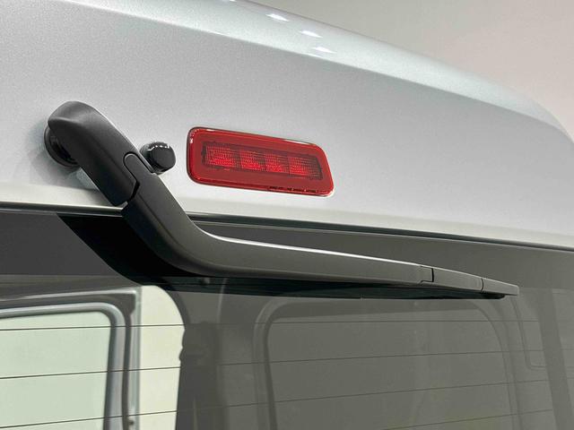 ハイゼットカーゴＤＸ　４ＷＤ　ＡＭ／ＦＭラジオ　キーレスエントリー標準装備マニュアルエアコン　アイドリングストップ機能　リヤヒーター　引き上げ式サイドブレーキ　ハロゲンヘッドライト　スペアタイヤ　スマートアシスト付き（広島県）の中古車