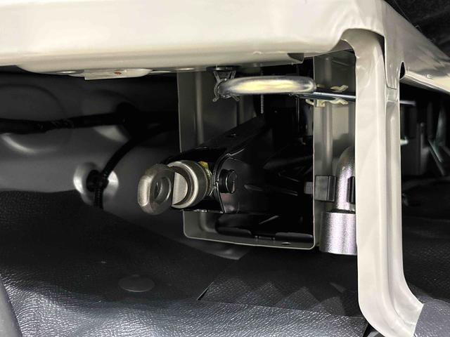 ハイゼットカーゴＤＸ　４ＷＤ　ＡＭ／ＦＭラジオ　キーレスエントリー標準装備マニュアルエアコン　アイドリングストップ機能　リヤヒーター　引き上げ式サイドブレーキ　ハロゲンヘッドライト　スペアタイヤ　スマートアシスト付き（広島県）の中古車