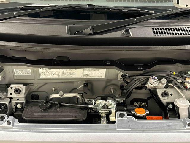 ハイゼットカーゴＤＸ　４ＷＤ　ＡＭ／ＦＭラジオ　キーレスエントリー標準装備マニュアルエアコン　アイドリングストップ機能　リヤヒーター　引き上げ式サイドブレーキ　ハロゲンヘッドライト　スペアタイヤ　スマートアシスト付き（広島県）の中古車