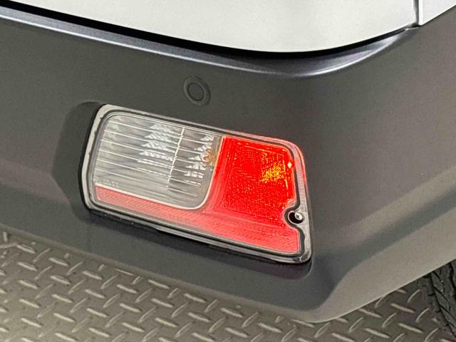 ハイゼットカーゴＤＸ　４ＷＤ　ＡＭ／ＦＭラジオ　キーレスエントリー標準装備マニュアルエアコン　アイドリングストップ機能　リヤヒーター　引き上げ式サイドブレーキ　ハロゲンヘッドライト　スペアタイヤ　スマートアシスト付き（広島県）の中古車