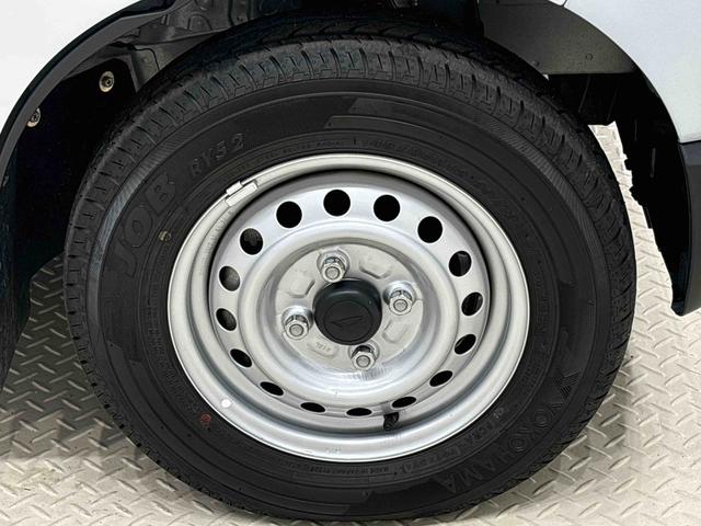 ハイゼットカーゴＤＸ　４ＷＤ　ＡＭ／ＦＭラジオ　キーレスエントリー標準装備マニュアルエアコン　アイドリングストップ機能　リヤヒーター　引き上げ式サイドブレーキ　ハロゲンヘッドライト　スペアタイヤ　スマートアシスト付き（広島県）の中古車