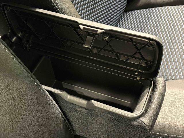 タントカスタムＲＳ　バックモニター　電動パーキングブレーキＬＥＤヘッドライト・フォグランプ　後席両側パワースライドドア　運転席・助手席シートヒーター　オートライト　サイドエアバッグ　オートエアコン　キーフリーシステム　純正１５インチアルミホイール（広島県）の中古車