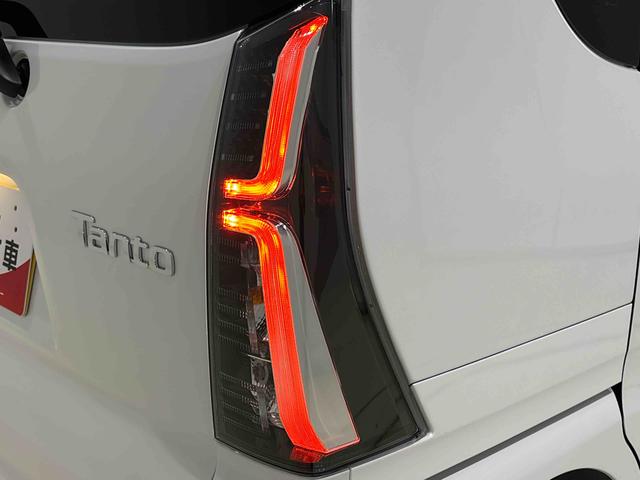タントカスタムＲＳ　バックモニター　電動パーキングブレーキＬＥＤヘッドライト・フォグランプ　後席両側パワースライドドア　運転席・助手席シートヒーター　オートライト　サイドエアバッグ　オートエアコン　キーフリーシステム　純正１５インチアルミホイール（広島県）の中古車