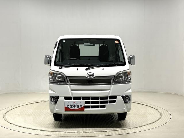 ハイゼットトラックスタンダード マニュアルレベリング機能付ハロゲンヘッドランプハロゲンフォグランプ AM・FMラジオ マニュアルエアコン ガードフレーム スペアタイヤ バッテリーカバー パートタイム4WD マルチユーティリティーフック ドリンクホルダー(広島県)の中古車