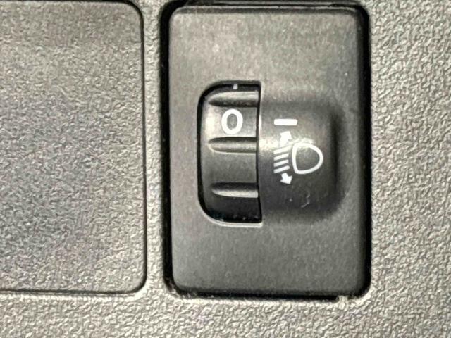 ハイゼットトラックスタンダード マニュアルレベリング機能付ハロゲンヘッドランプハロゲンフォグランプ AM・FMラジオ マニュアルエアコン ガードフレーム スペアタイヤ バッテリーカバー パートタイム4WD マルチユーティリティーフック ドリンクホルダー(広島県)の中古車