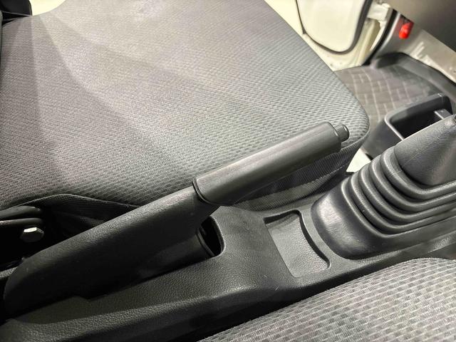 ハイゼットトラックスタンダード マニュアルレベリング機能付ハロゲンヘッドランプハロゲンフォグランプ AM・FMラジオ マニュアルエアコン ガードフレーム スペアタイヤ バッテリーカバー パートタイム4WD マルチユーティリティーフック ドリンクホルダー(広島県)の中古車