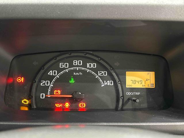 ハイゼットトラックスタンダード マニュアルレベリング機能付ハロゲンヘッドランプハロゲンフォグランプ AM・FMラジオ マニュアルエアコン ガードフレーム スペアタイヤ バッテリーカバー パートタイム4WD マルチユーティリティーフック ドリンクホルダー(広島県)の中古車