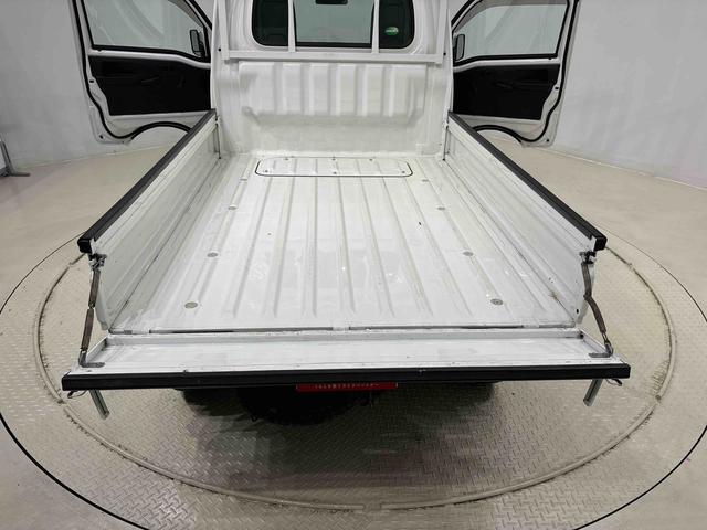 ハイゼットトラックスタンダード マニュアルレベリング機能付ハロゲンヘッドランプハロゲンフォグランプ AM・FMラジオ マニュアルエアコン ガードフレーム スペアタイヤ バッテリーカバー パートタイム4WD マルチユーティリティーフック ドリンクホルダー(広島県)の中古車