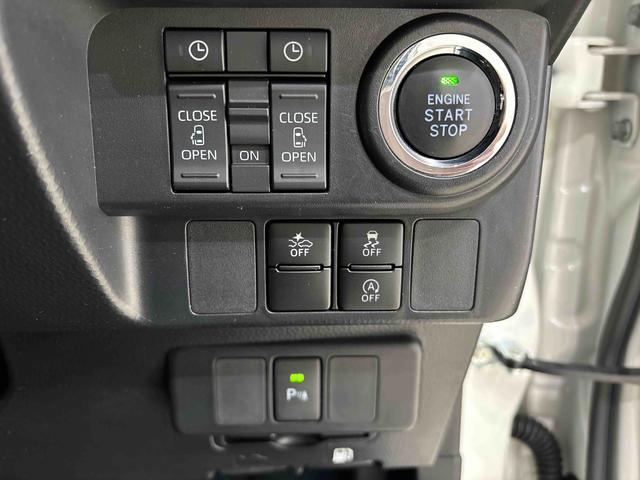 トールカスタムＧＬＥＤヘッドランプ・フォグランプ　　１４インチアルミホイール　オートライト　プッシュボタンスタート　クルーズコントロール　　コーナーセンサー　パワースライドドア　キーフリーシステム（広島県）の中古車