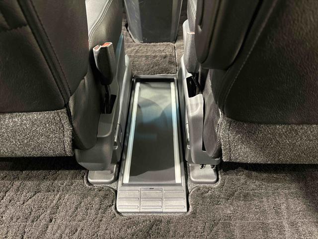 トールカスタムＧＬＥＤヘッドランプ・フォグランプ　　１４インチアルミホイール　オートライト　プッシュボタンスタート　クルーズコントロール　　コーナーセンサー　パワースライドドア　キーフリーシステム（広島県）の中古車