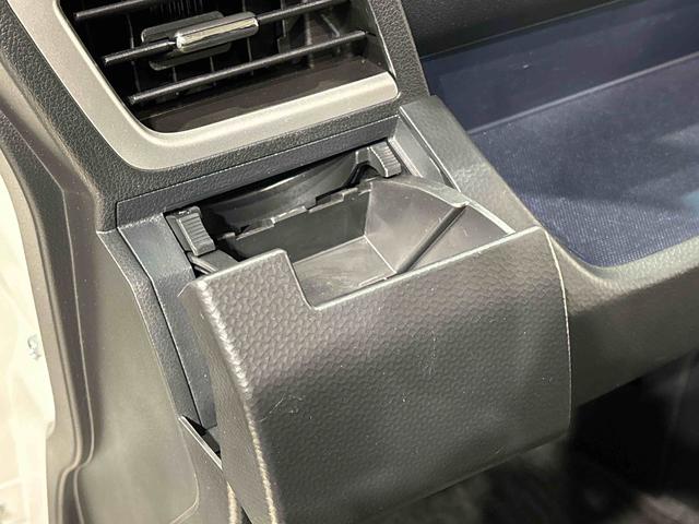 トールカスタムＧＬＥＤヘッドランプ・フォグランプ　　１４インチアルミホイール　オートライト　プッシュボタンスタート　クルーズコントロール　　コーナーセンサー　パワースライドドア　キーフリーシステム（広島県）の中古車