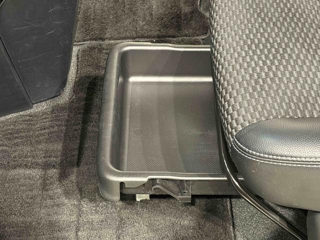 トールカスタムＧＬＥＤヘッドランプ・フォグランプ　　１４インチアルミホイール　オートライト　プッシュボタンスタート　クルーズコントロール　　コーナーセンサー　パワースライドドア　キーフリーシステム（広島県）の中古車