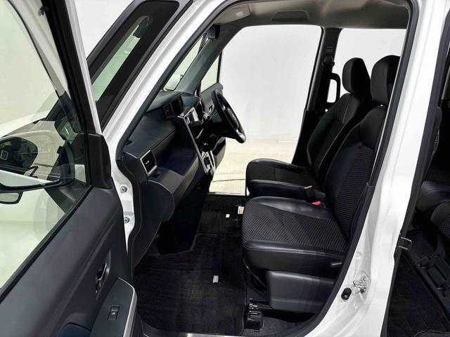 トールカスタムＧＬＥＤヘッドランプ・フォグランプ　　１４インチアルミホイール　オートライト　プッシュボタンスタート　クルーズコントロール　　コーナーセンサー　パワースライドドア　キーフリーシステム（広島県）の中古車