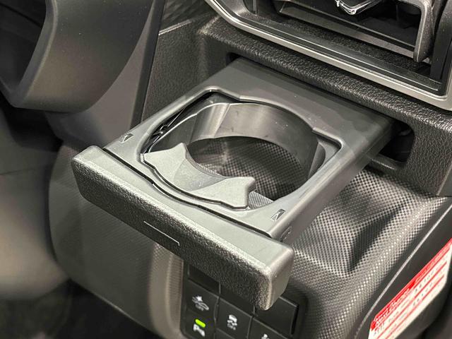 ロッキーＸ　ＨＥＶ　ナビ　バックモニター　ＥＴＣ　ドラレコ付きオートエアコン　電動パーキングブレーキ　サイドエアバック　ＬＥＤヘッドランプ　アクティブマルチインフォメーションメーター　アルミホイール　オートライト　プッシュボタンスタート　キーフリーシステム（広島県）の中古車