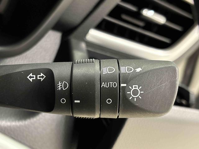 トールカスタムＧＬＥＤヘッドランプ・フォグランプ　　アルミホイール　オートライト　プッシュボタンスタート　クルーズコントロール　　コーナーセンサー　パワースライドドア　キーフリーシステム（広島県）の中古車